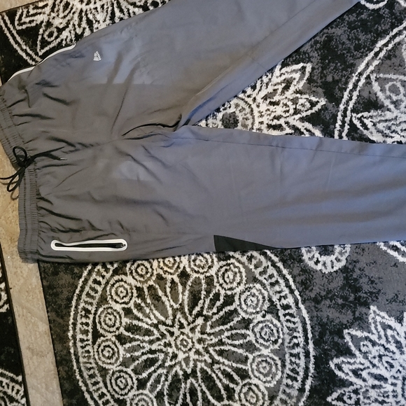 Pants - Picture 5 of 6